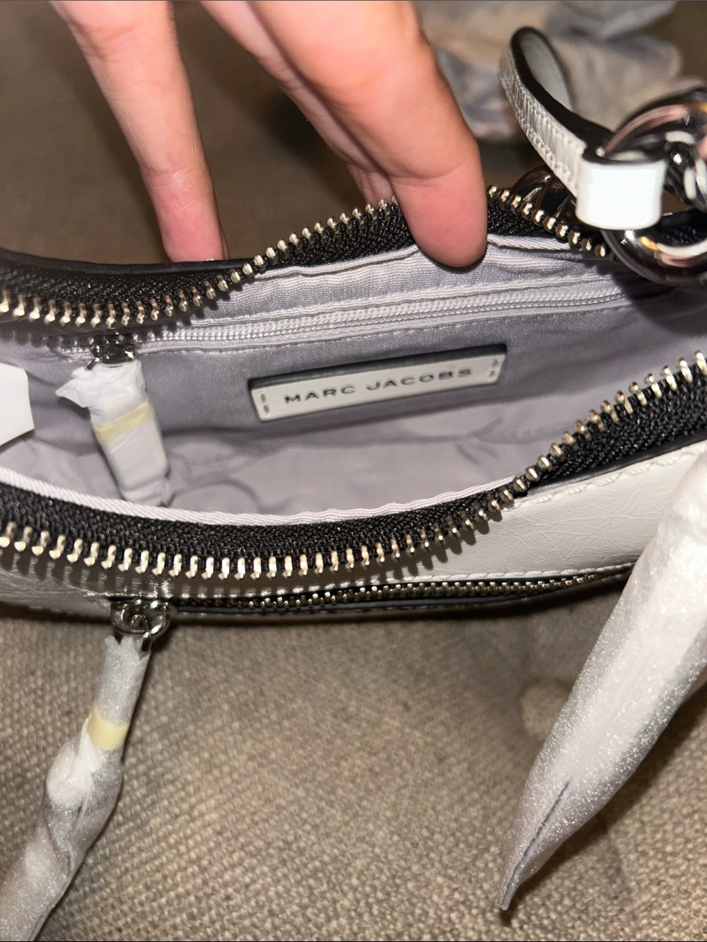 MARC JACOBS LEATHER CRESCENT BAG - Picture 8 of 11